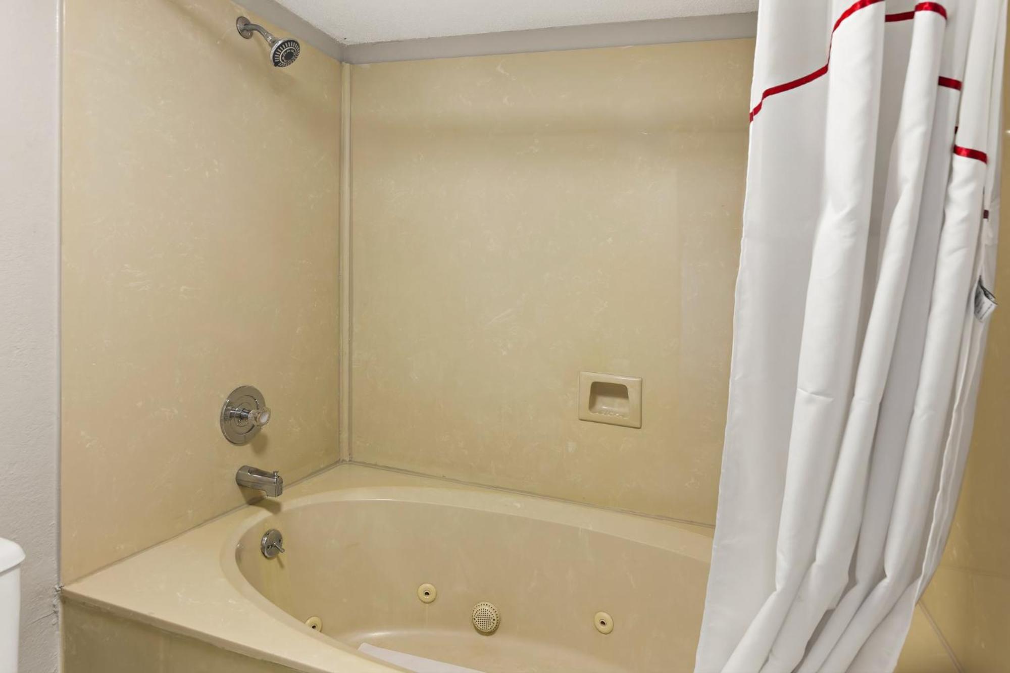 Red Roof Inn & Suites Monroe, Nc Екстер'єр фото